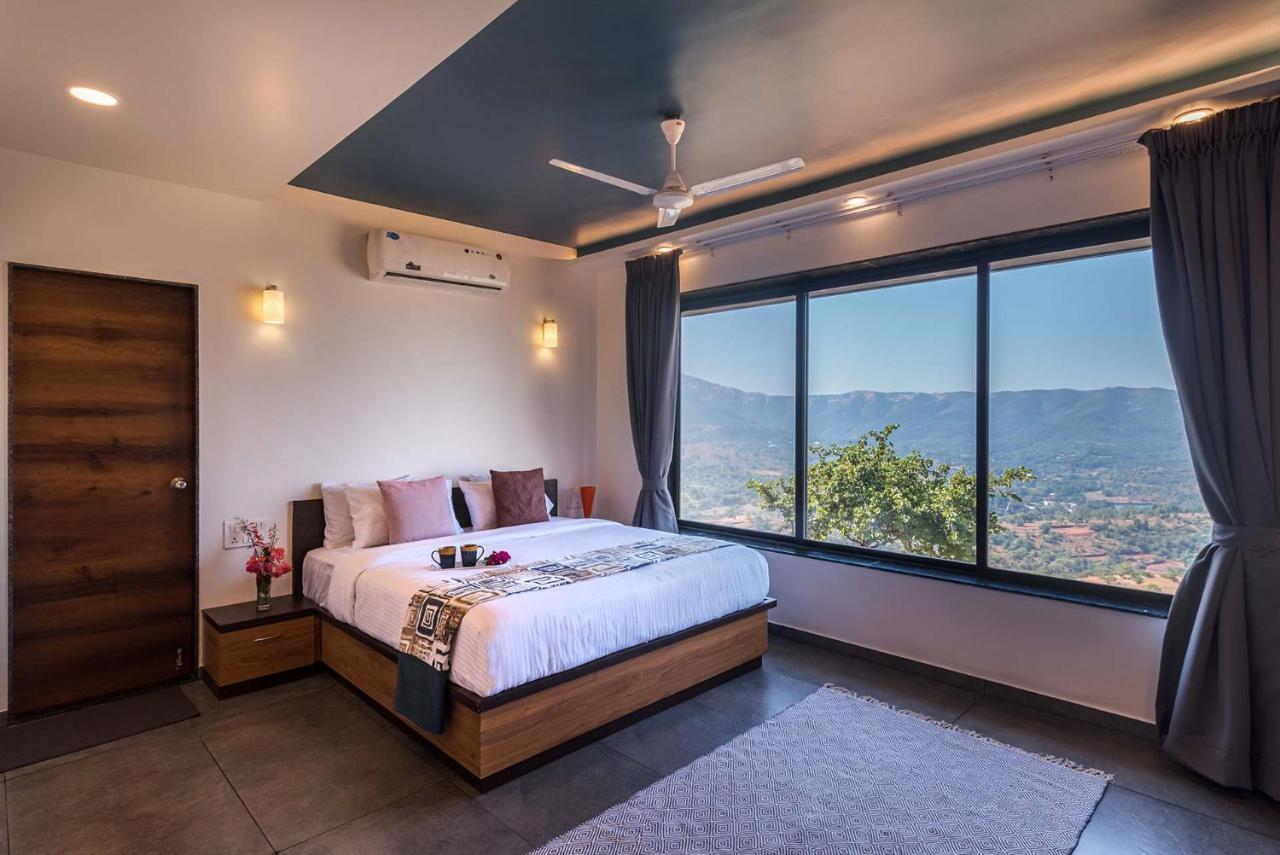 Eyes On The Lake By Stayvista - A Hillside Villa With A Captivating View Of The River Pune Luaran gambar